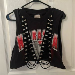 Huskers Cut Out Top